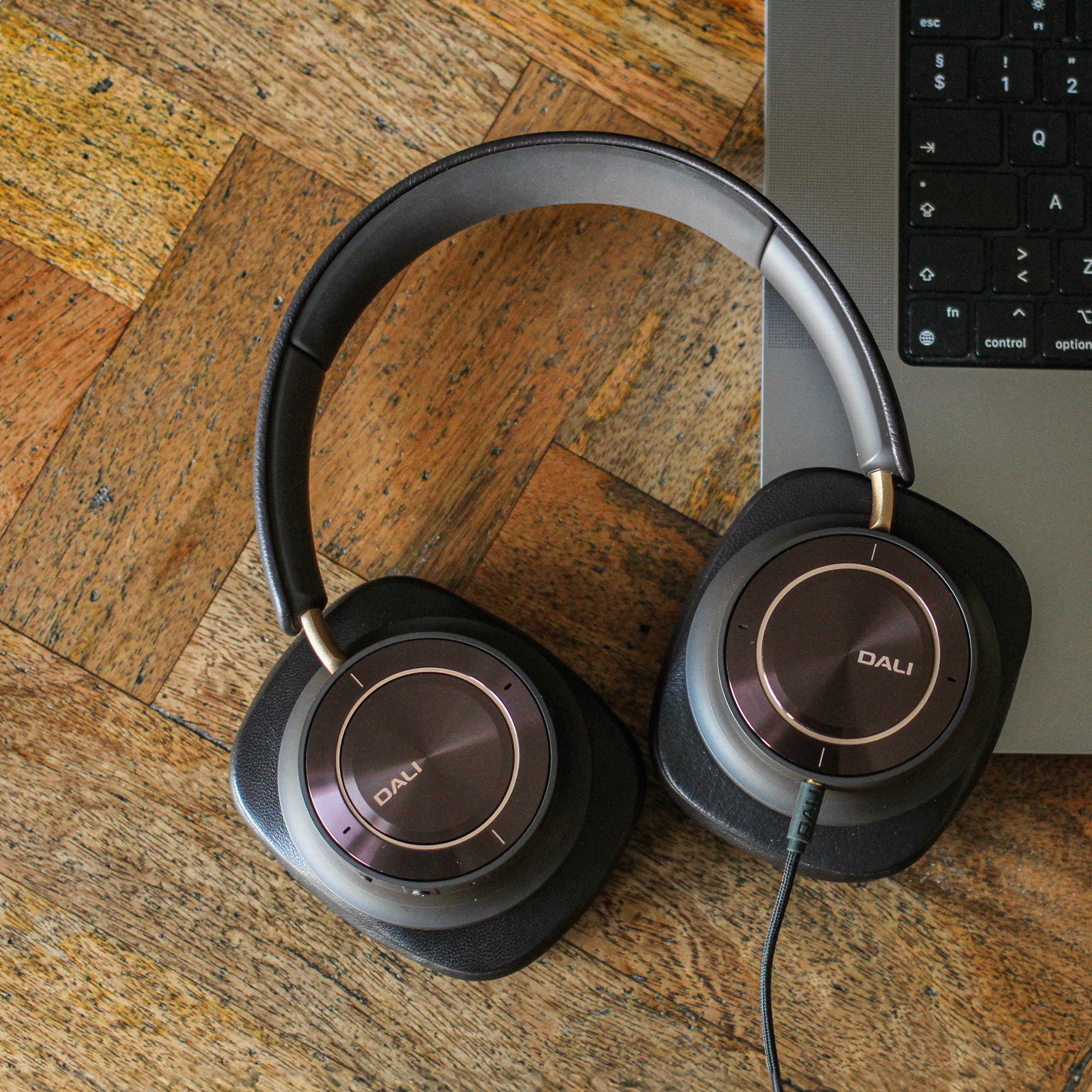 DALI IO-12 Flagship Wireless Headphones – Addicted To Audio NZ