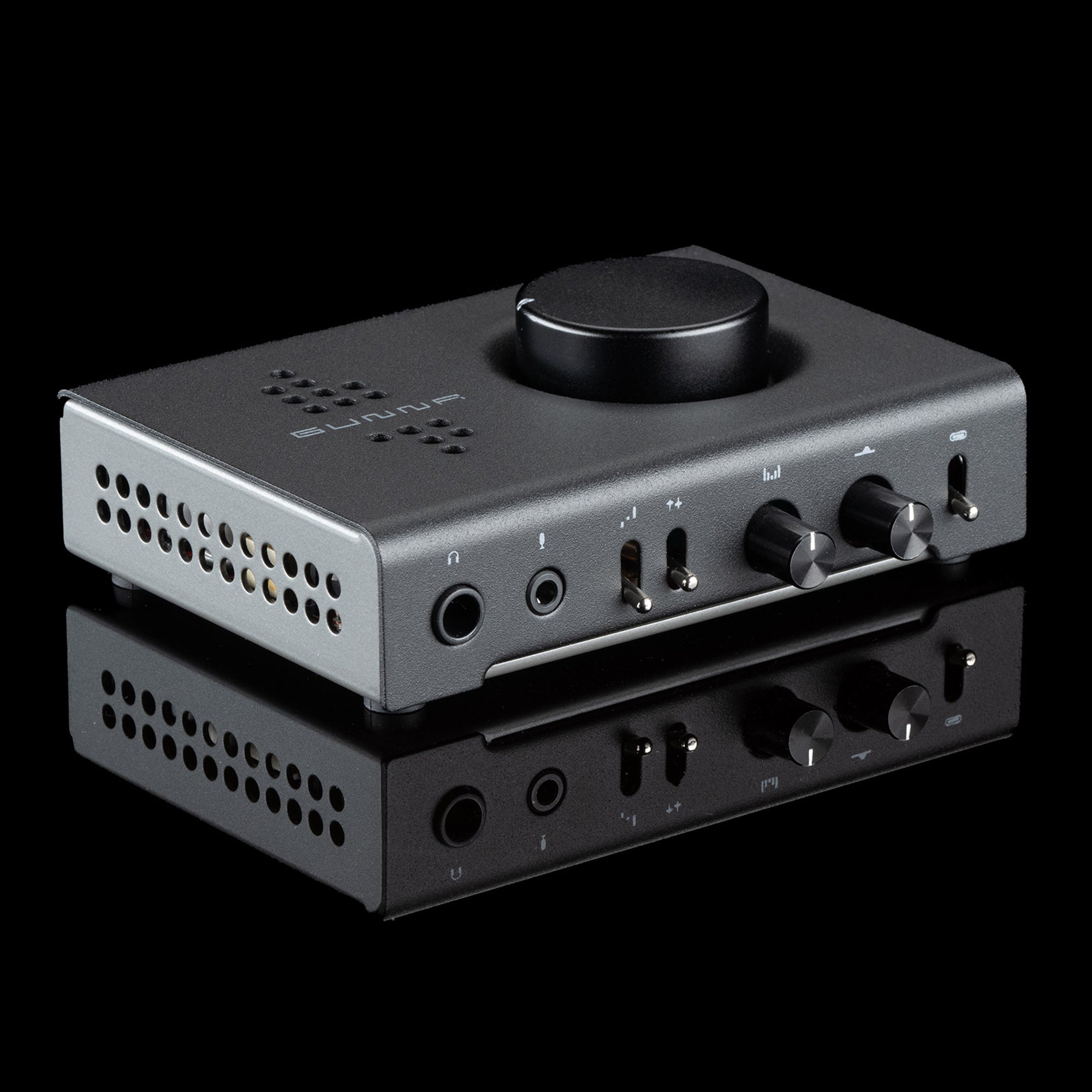 Schiit Audio Gunnr Gaming Headphone Amplifier & DAC Schiit Audio Gunnr Gaming Headphone Amplifier & DAC